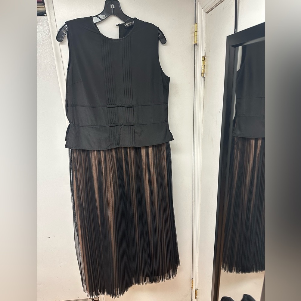 Elegant classy Dressy Gown! Perfect for every occasion!